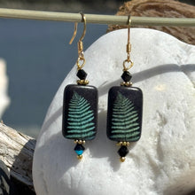 Load image into Gallery viewer, Etched Fern Earring