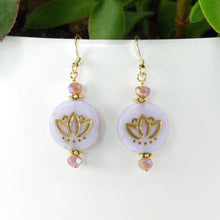 Load image into Gallery viewer, Water Lilly Earrings
